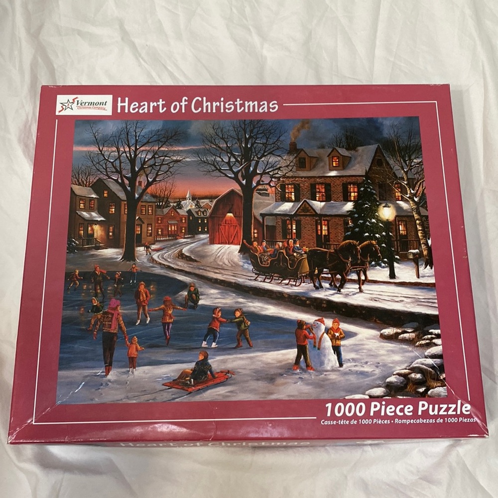 Vermont Christmas Company Heart of Christmas 1,000 piece jigsaw puzzle.
